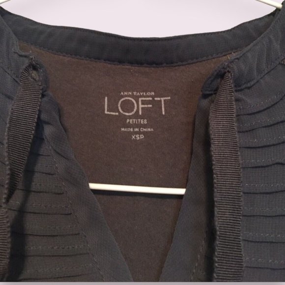 🔥LAST CHANCE! 5 for $15 Slate Grey Sleeveless V-Neck Ruffles Top XSP Tank - Picture 3 of 6